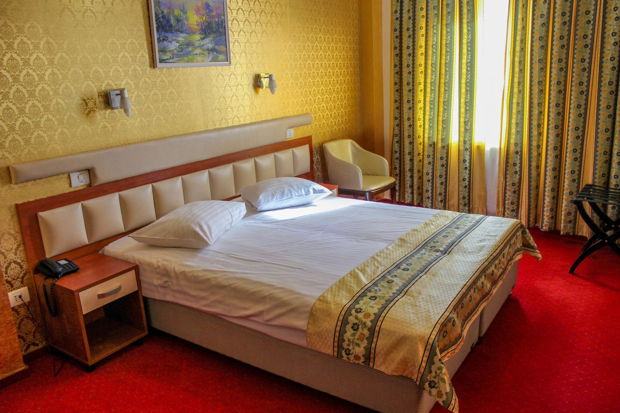 Kosher Hotel Lev Or Bucharest Exterior photo